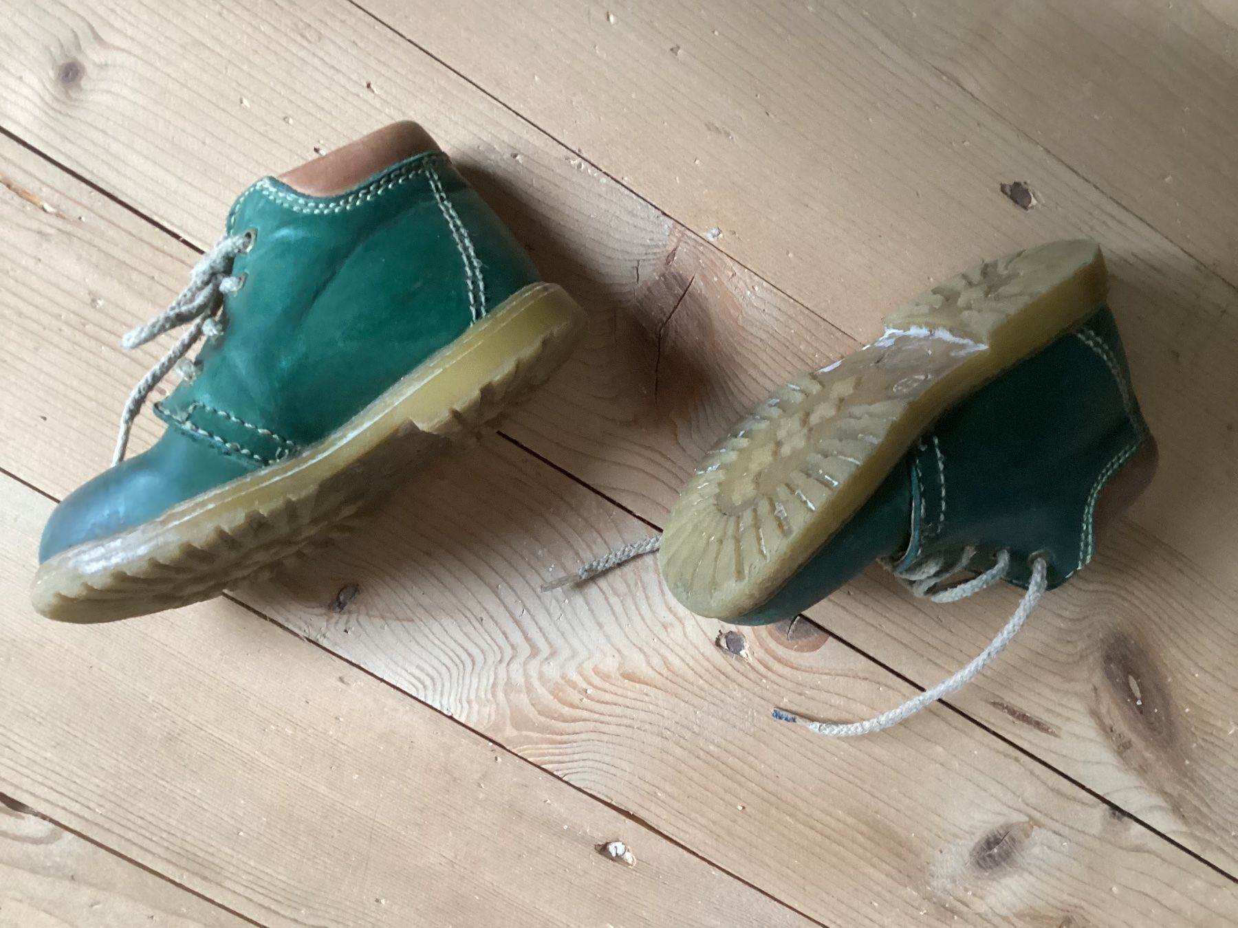 Superfit Scarpe per ragazzi: Coole grüne Leder-Kinderschuhe Gr. 21 – Usato da Muttenz venduto da bar_ws7n 1