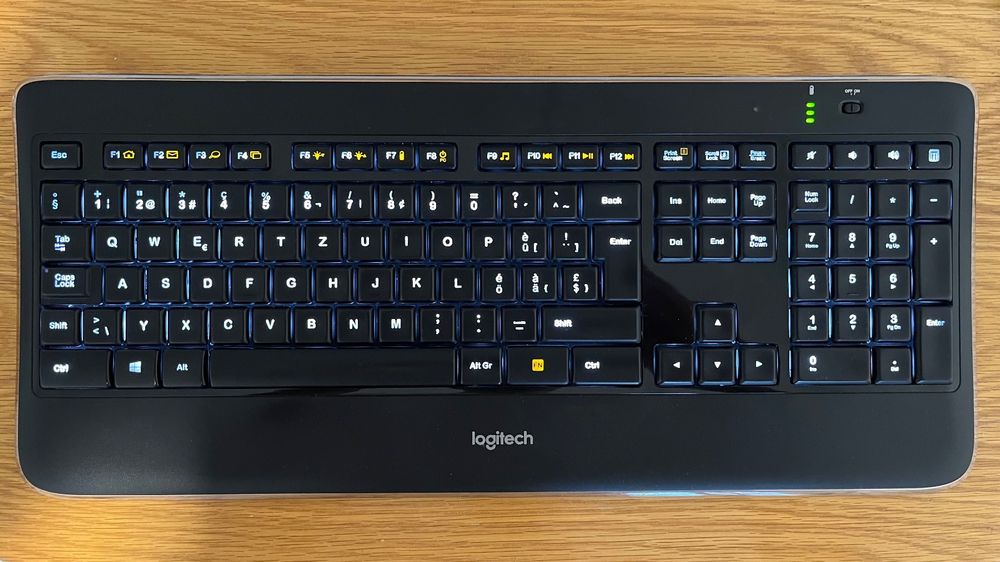 Logitech K800 Wireless CH | Kaufen auf Ricardo