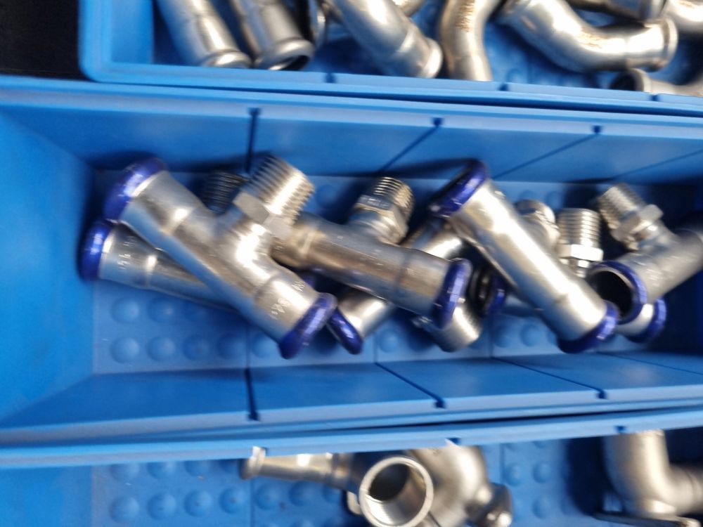 7 Stk Inox Press T-Stück 18mm auf 1/2