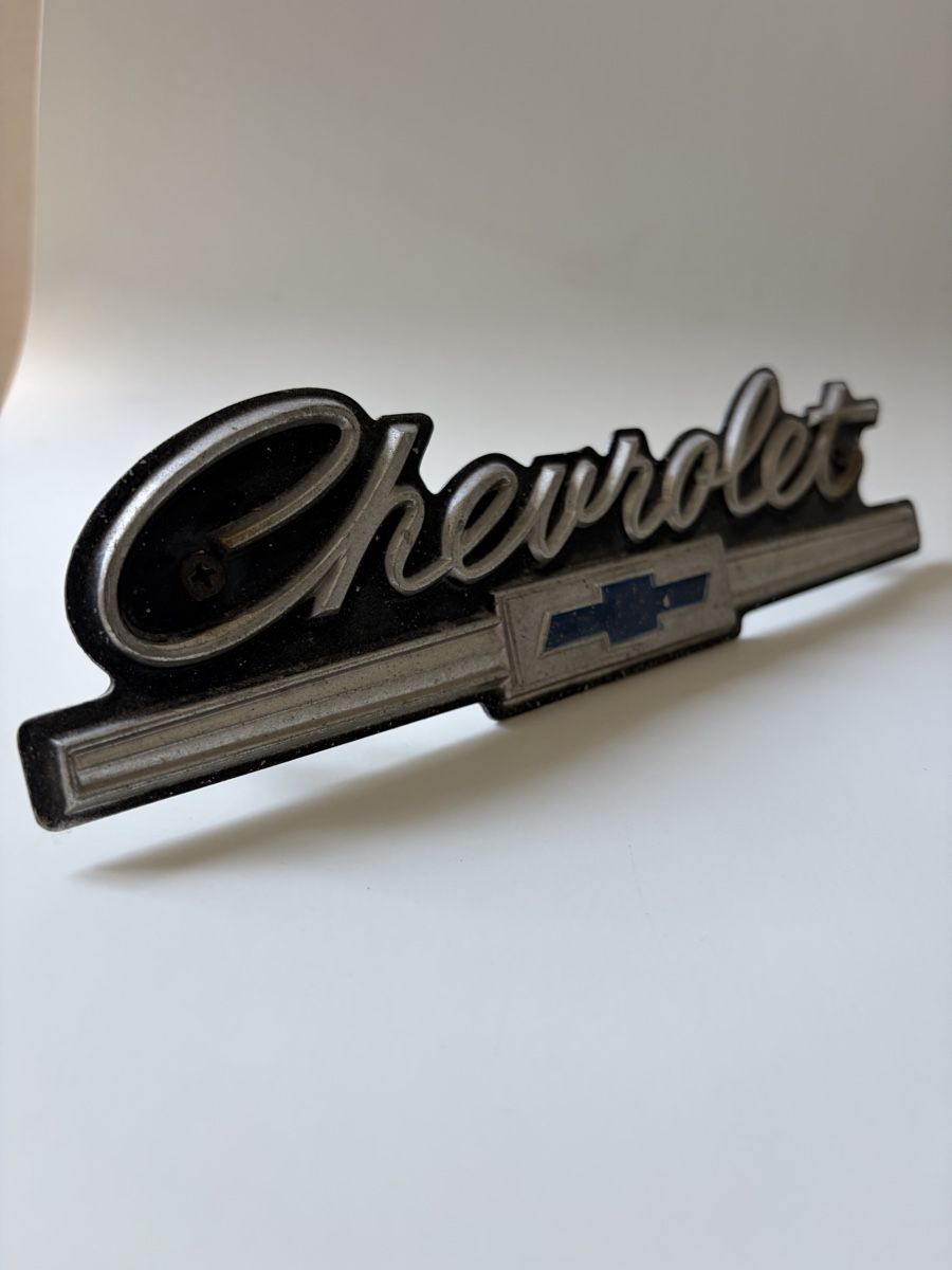 Chevrolet Alle Autoersatzteile: Chevrolet logo / emblem - 1966 – Gebraucht aus Prangins von TeeGeeBee 3