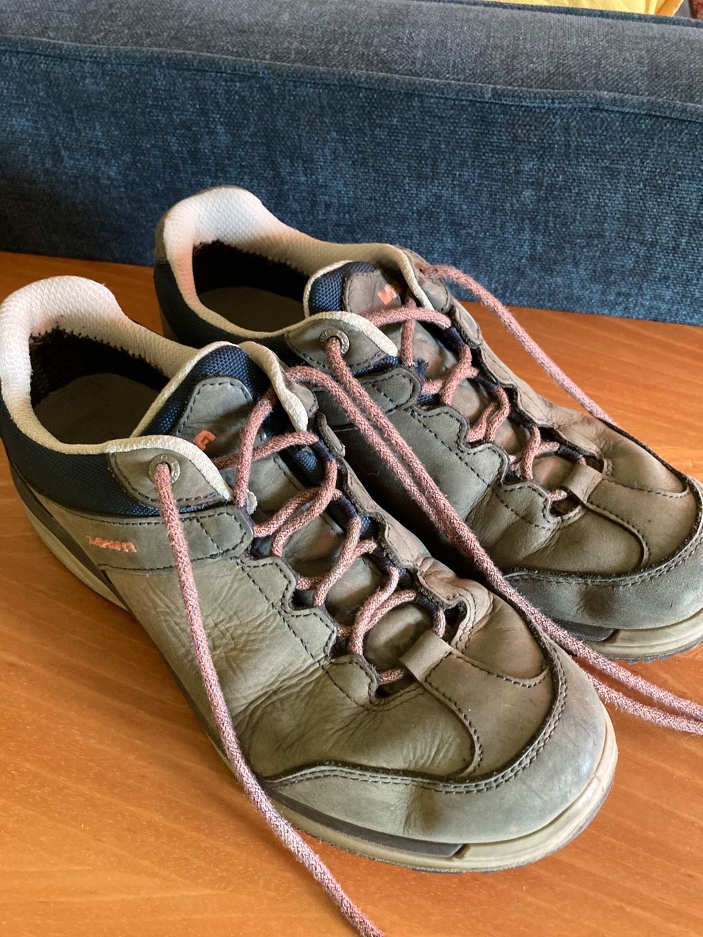 Lowa Chaussures femmes: Lowa Wanderschuhe 40 – D'occasion à Luzern par Florentina 1