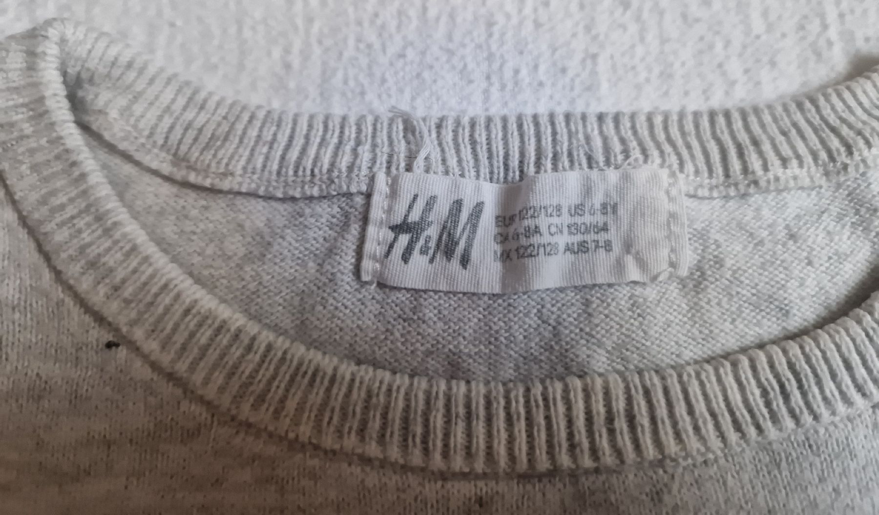 H&M Maglioni & Felpe: H&M Mädchen Pullover Herz Pailletten Gr. 128 – Usato da Muri b. Bern venduto da rol_xtf8 2