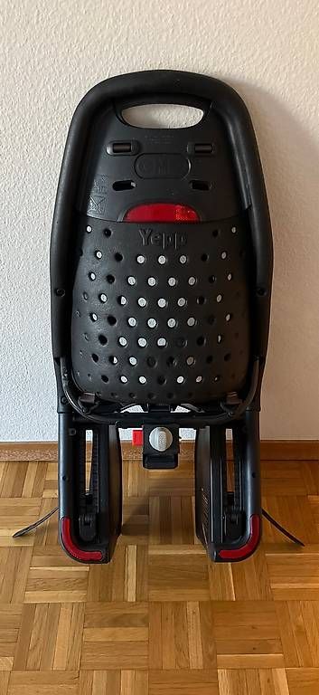 Seggiolini per auto: Thule Yepp Maxi Easyfit siège vélo enfant – Usato da Geneve venduto da groundotter 1