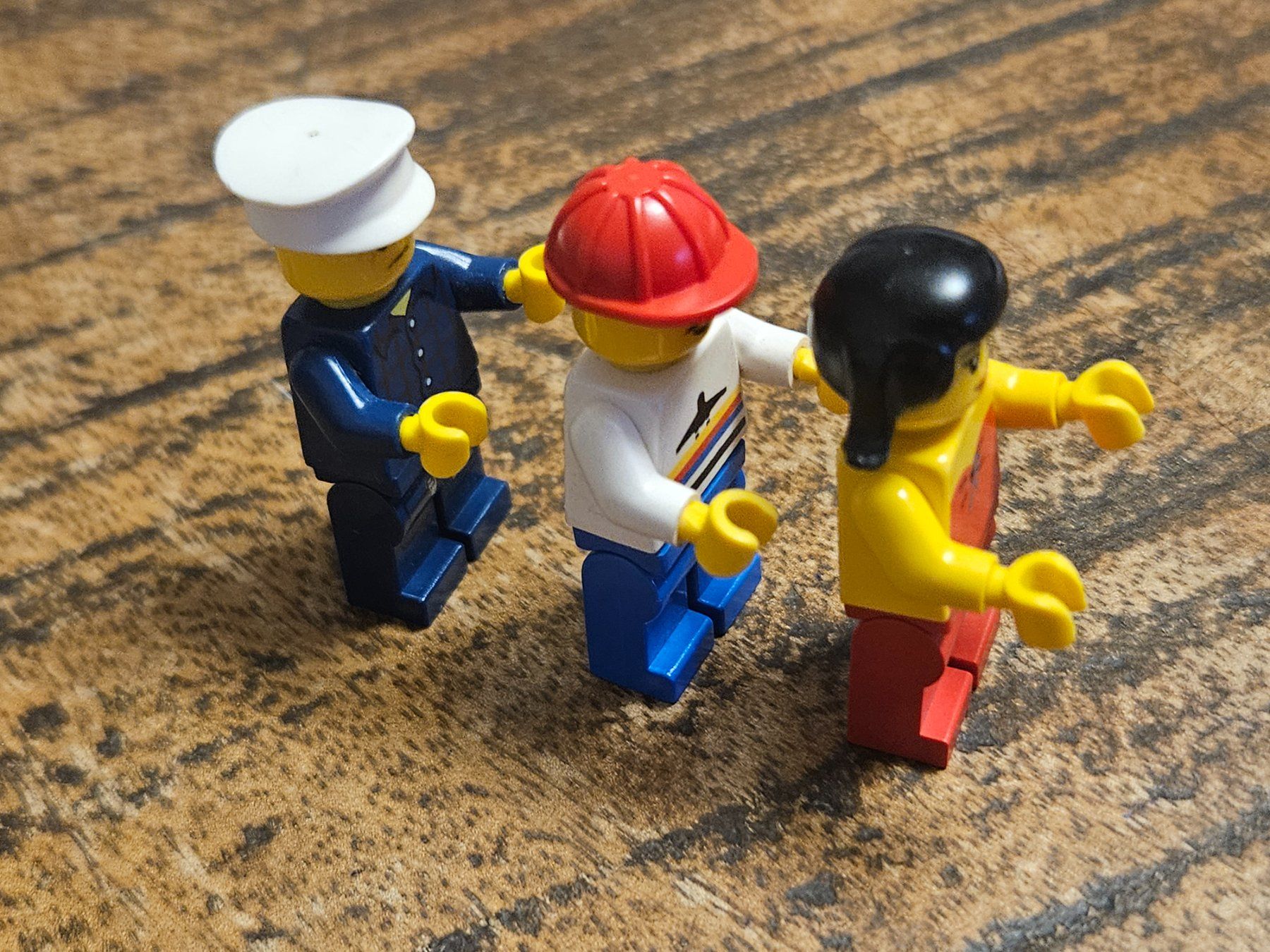 Lego Kit di costruzioni: lego lot de 3 figurines – Usato da Confignon venduto da Ecrofigs 3