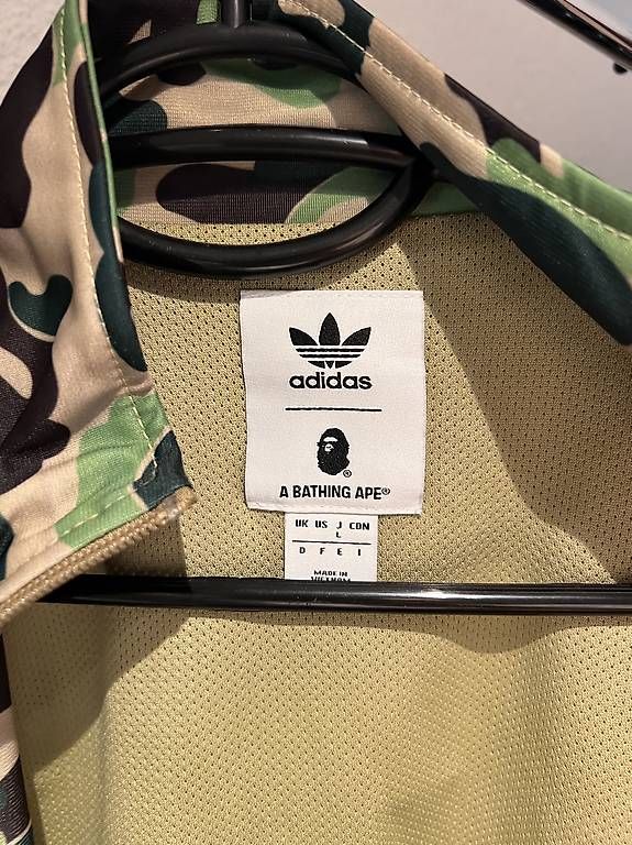 Giacche: Adidas x Bape Jacke  – Usato da St Gallen venduto da rub_gk9g 1