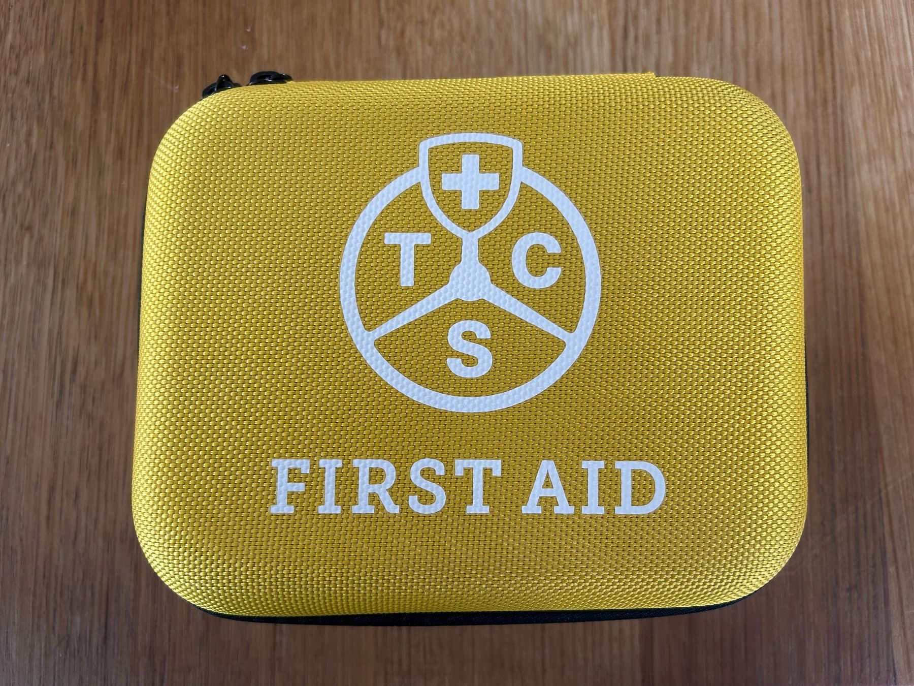 Kit di pronto soccorso: TCS - kompaktes Reise First Aid Set – Nuovo e nell'imballaggio originale da Hugelshofen venduto da fulton7