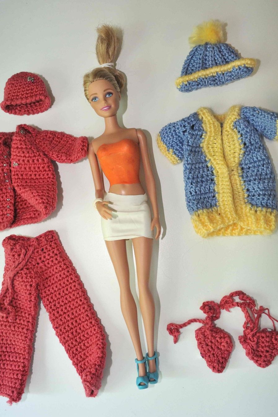 Puppen: Barbiepuppe mit Kleidern – Gebraucht aus Schwerzenbach von floridan 1