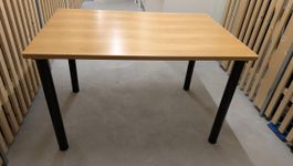 Esstisch Holz Optik mit schwarzen Metallbeinen guter Zustand