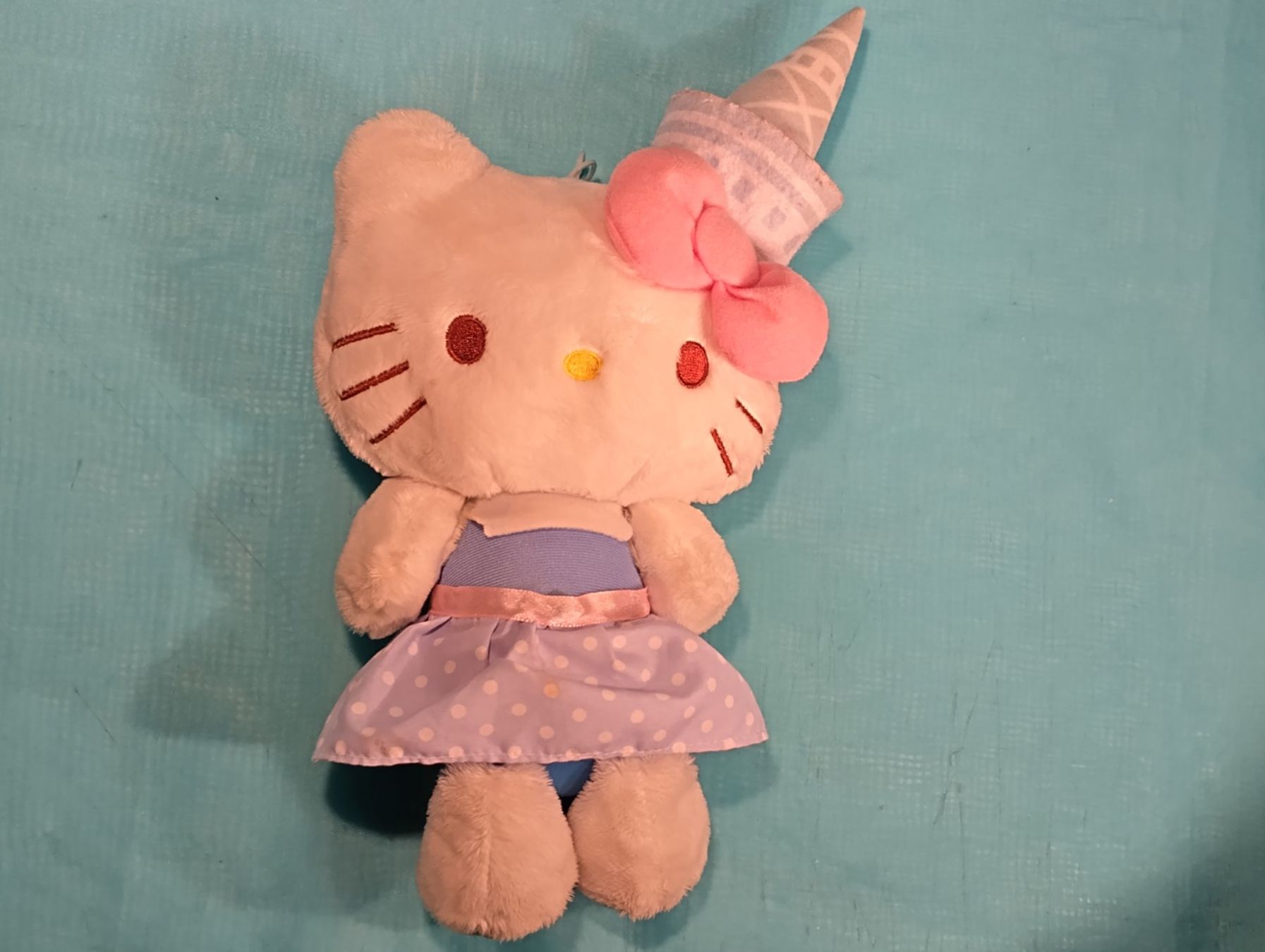 Hello Kitty Giocattoli: Hello Kitty im Partylook, L: 30cm – Usato da Bellach venduto da JingleCherry 2