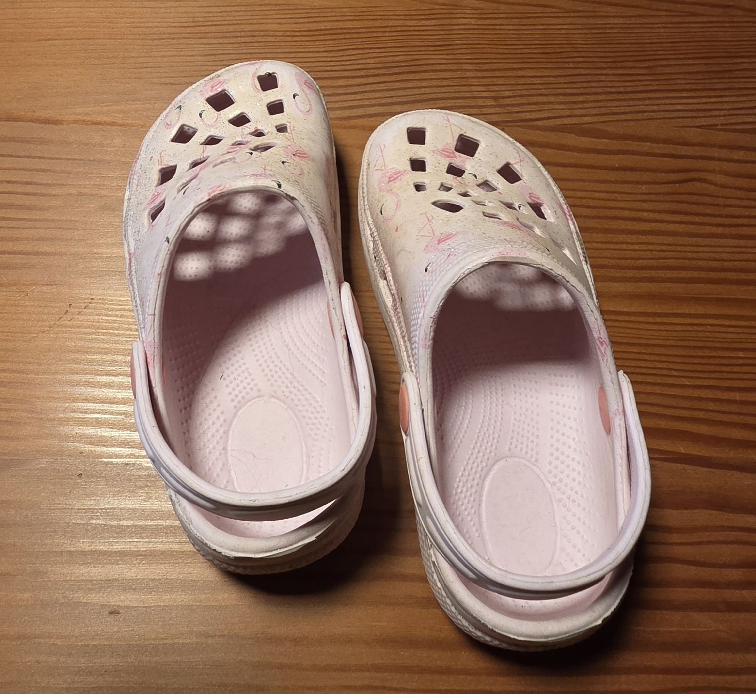 Scarpe per ragazze: Crocsähnliche Schuhe Grösse 30 – Usato da Grünenmatt venduto da ras_7ksp 1