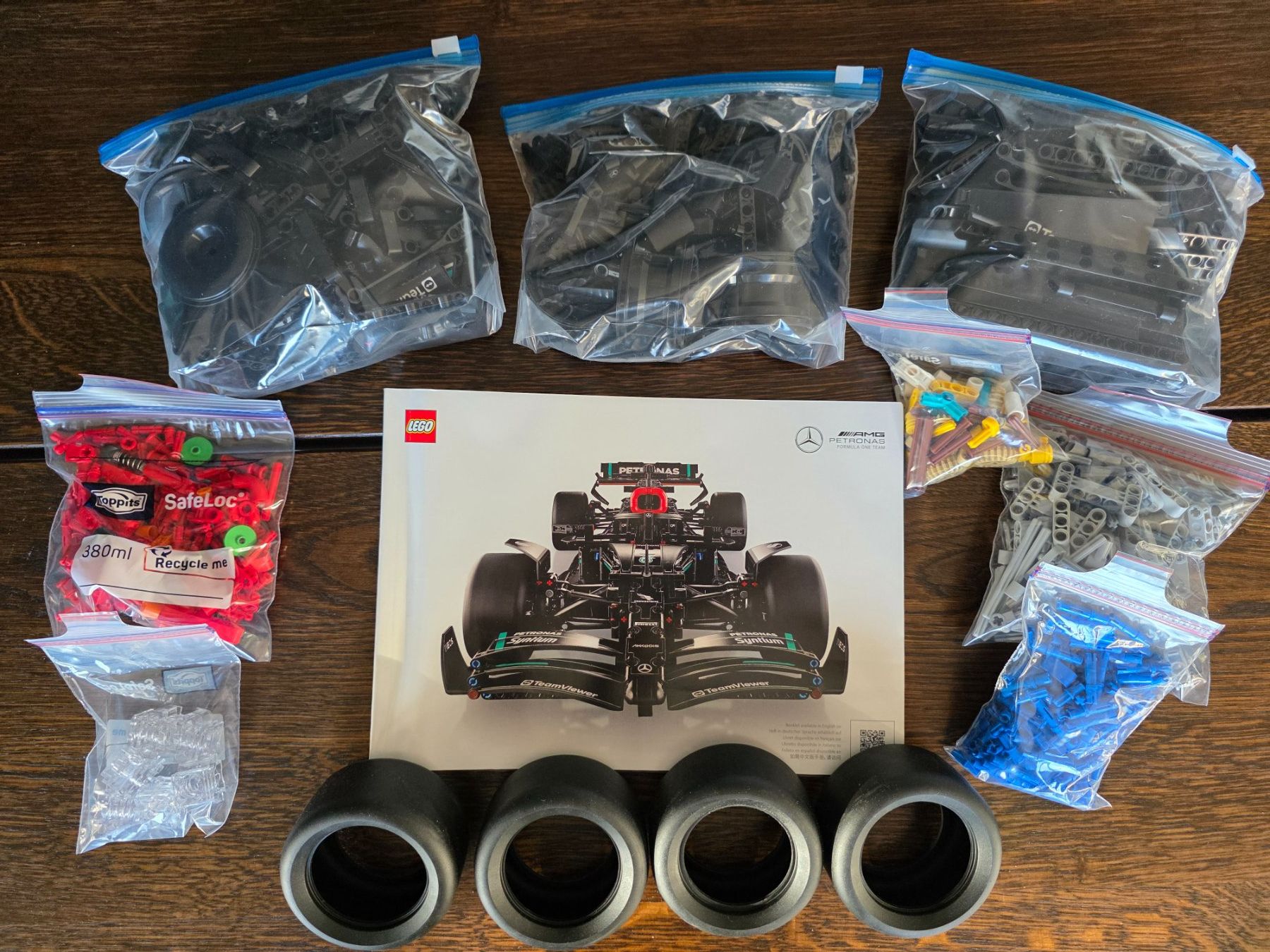 Lego Kit di costruzioni: Lego Technic 42171 Mercedes AMG Formula One – Usato da Nänikon venduto da Nova81 1