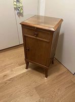 Vintage Nachttischli / Beistellschrank aus Holz