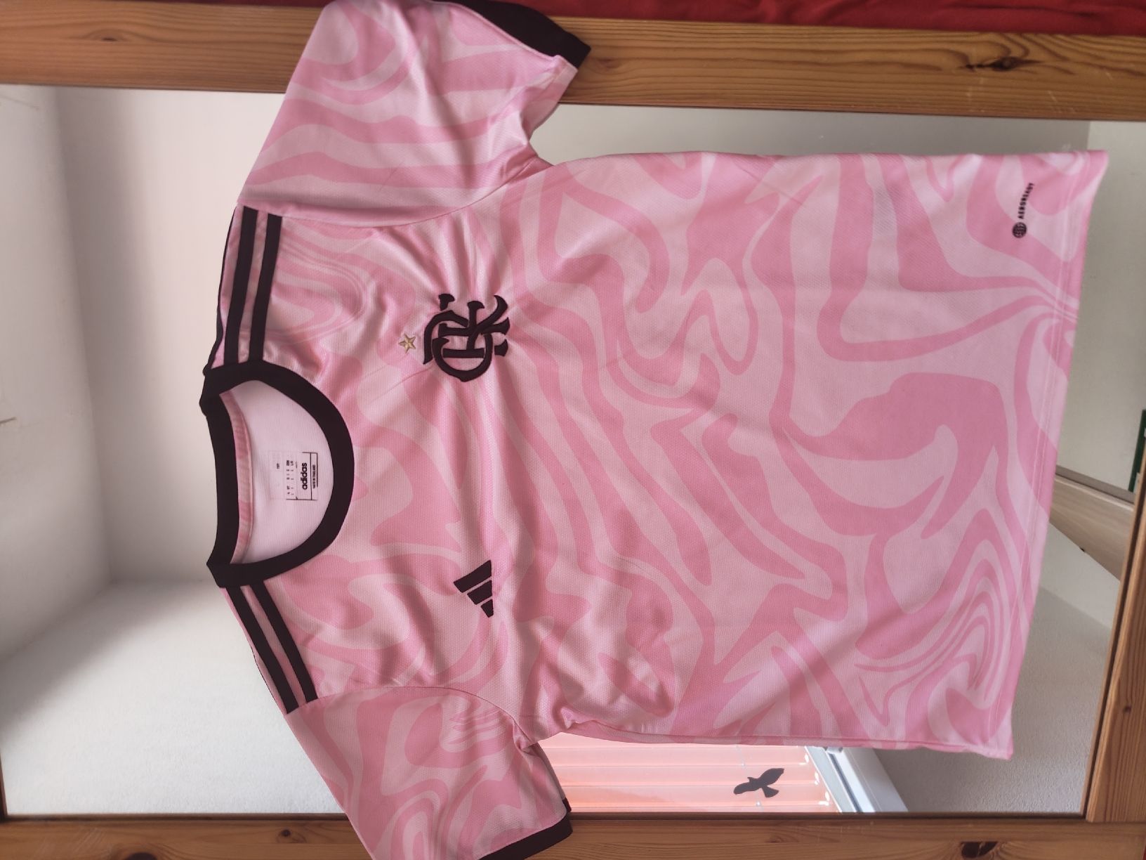 Canottiere & Pantaloni: Maillot Adidas rose, taille L – Usato da Domdidier venduto da witzis