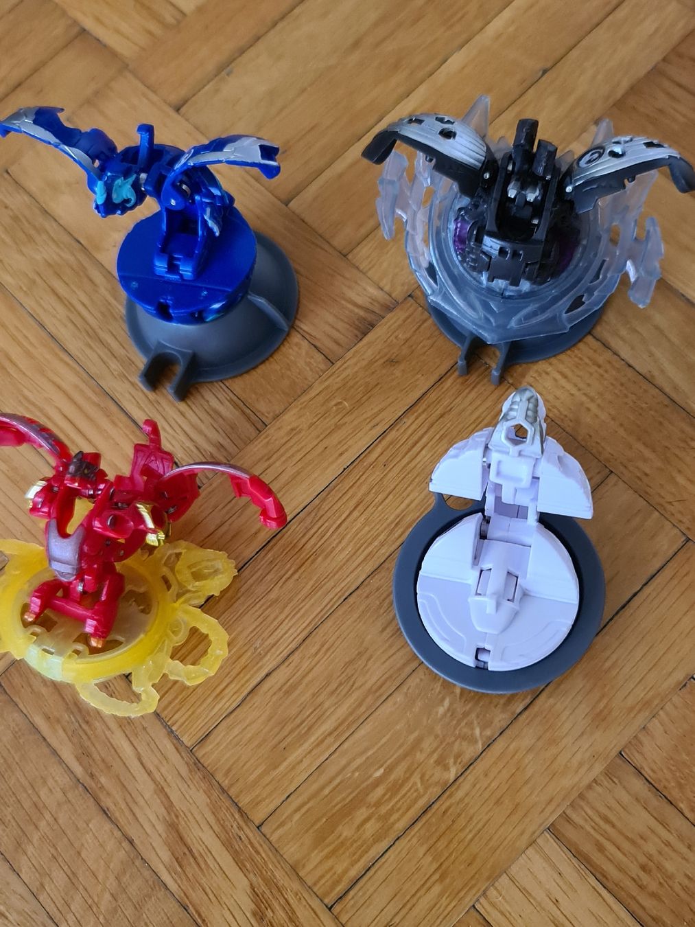 Figurines: Bakugan Battle 4 stück  – D'occasion à Thun par erh_fs86