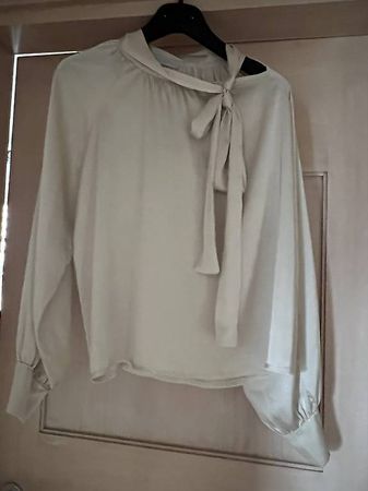 Satinbluse crème