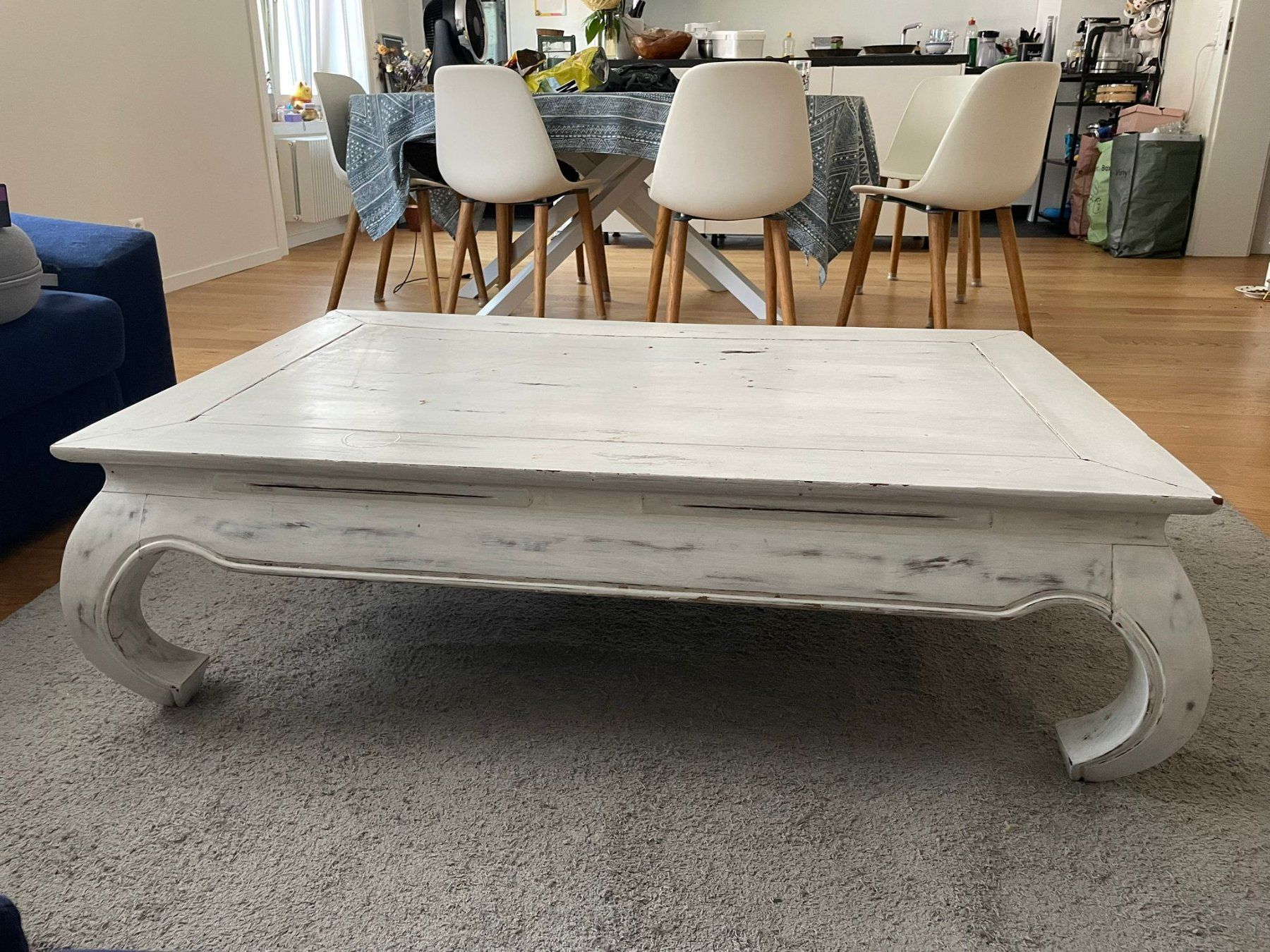 Tavoli: Chic Distressed White Coffee Table – Usato da Luzern venduto da kim_my9c 1