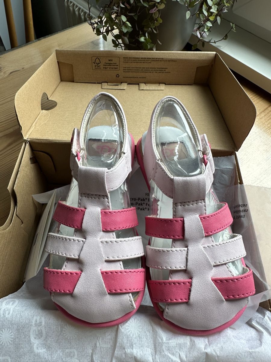 Ugg Schuhe für Mädchen: UGG-Sandalen, Gr.26 – Neu (gemäss Beschreibung) aus Grenchen von ast_pl5d 1