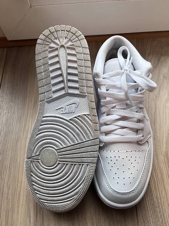 Scarpe da uomo: Air Jordan 1 Low White – Usato da Bleienbach venduto da Chi_Cari 2