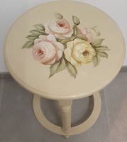 Beistelltisch mit Rosenmuster - Vintage Charme für Ihr Heim
