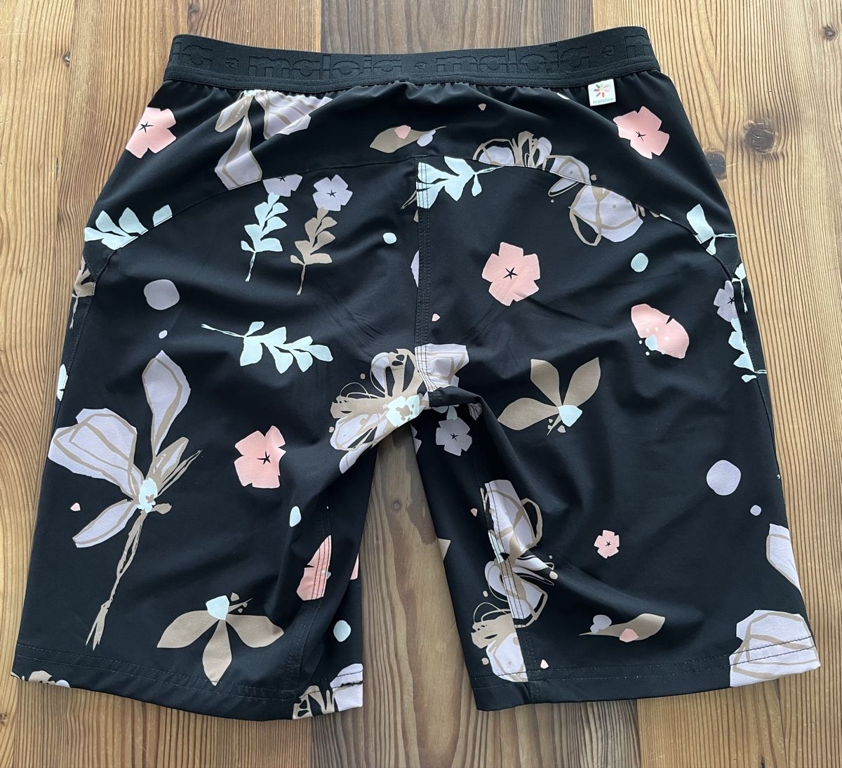 Maloja Hosen: Maloja AnemonaM. deep black flora – Neu (gemäss Beschreibung) aus St. Moritz von Oberengadin