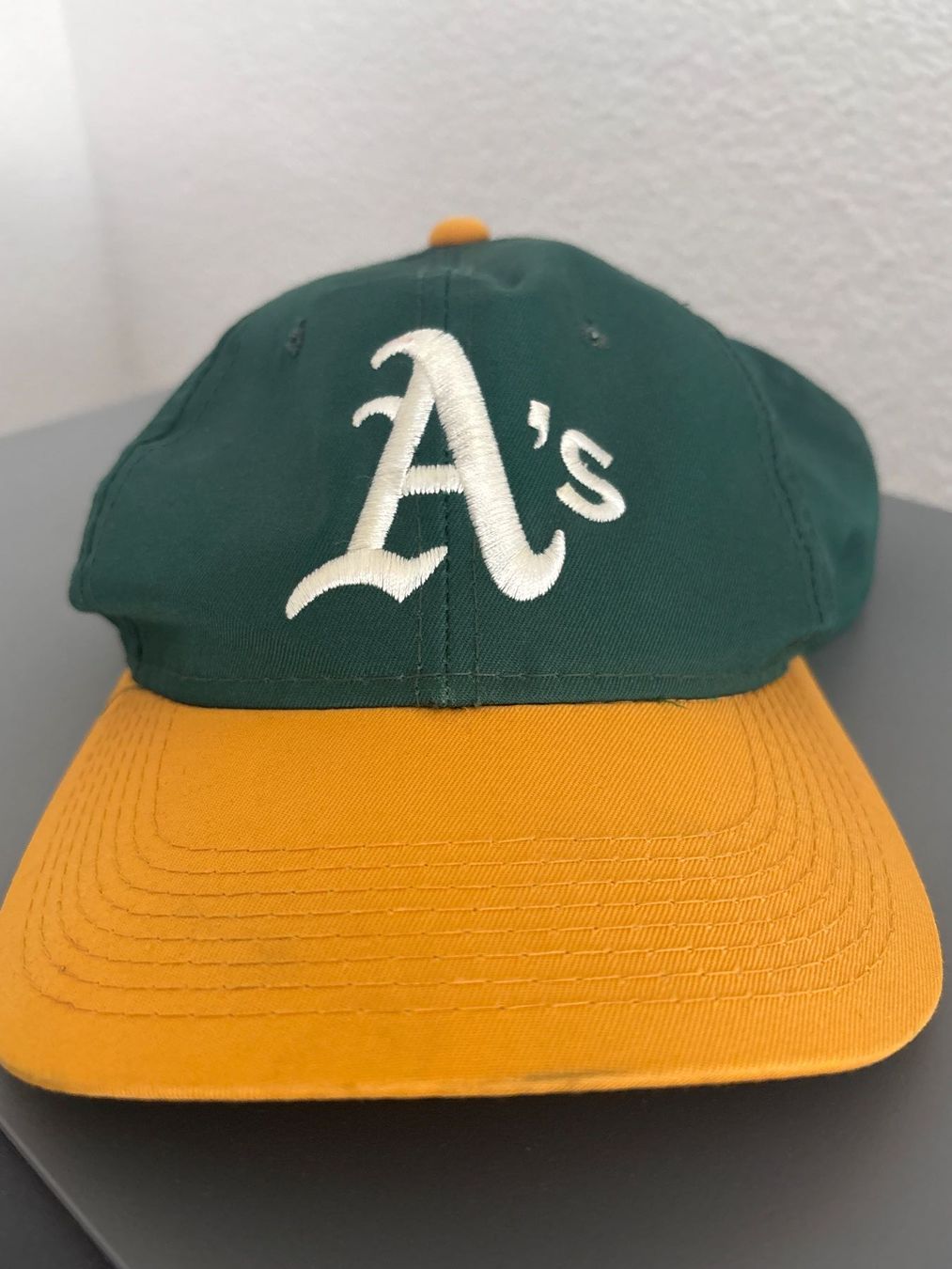 Autres vêtements & accessoires: Kappe Oakland A's The Cap One Size Fits All – D'occasion à Ibach par lisch3
