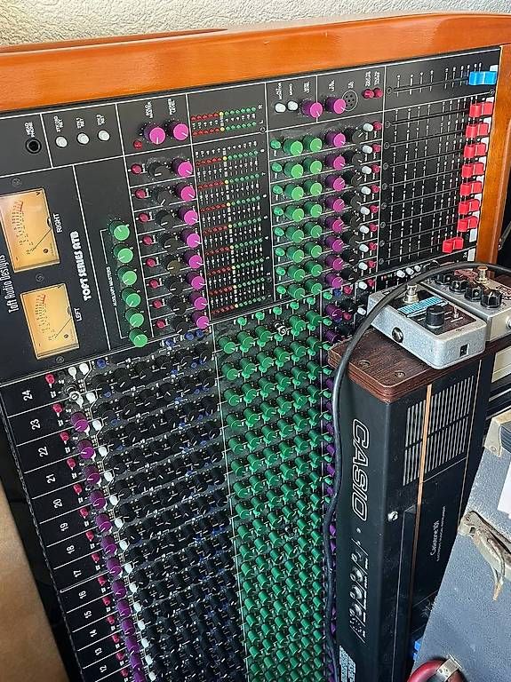 Platines de mixage: Mxier console audio TOFT ATB 24 – D'occasion à Genève par androo13 1
