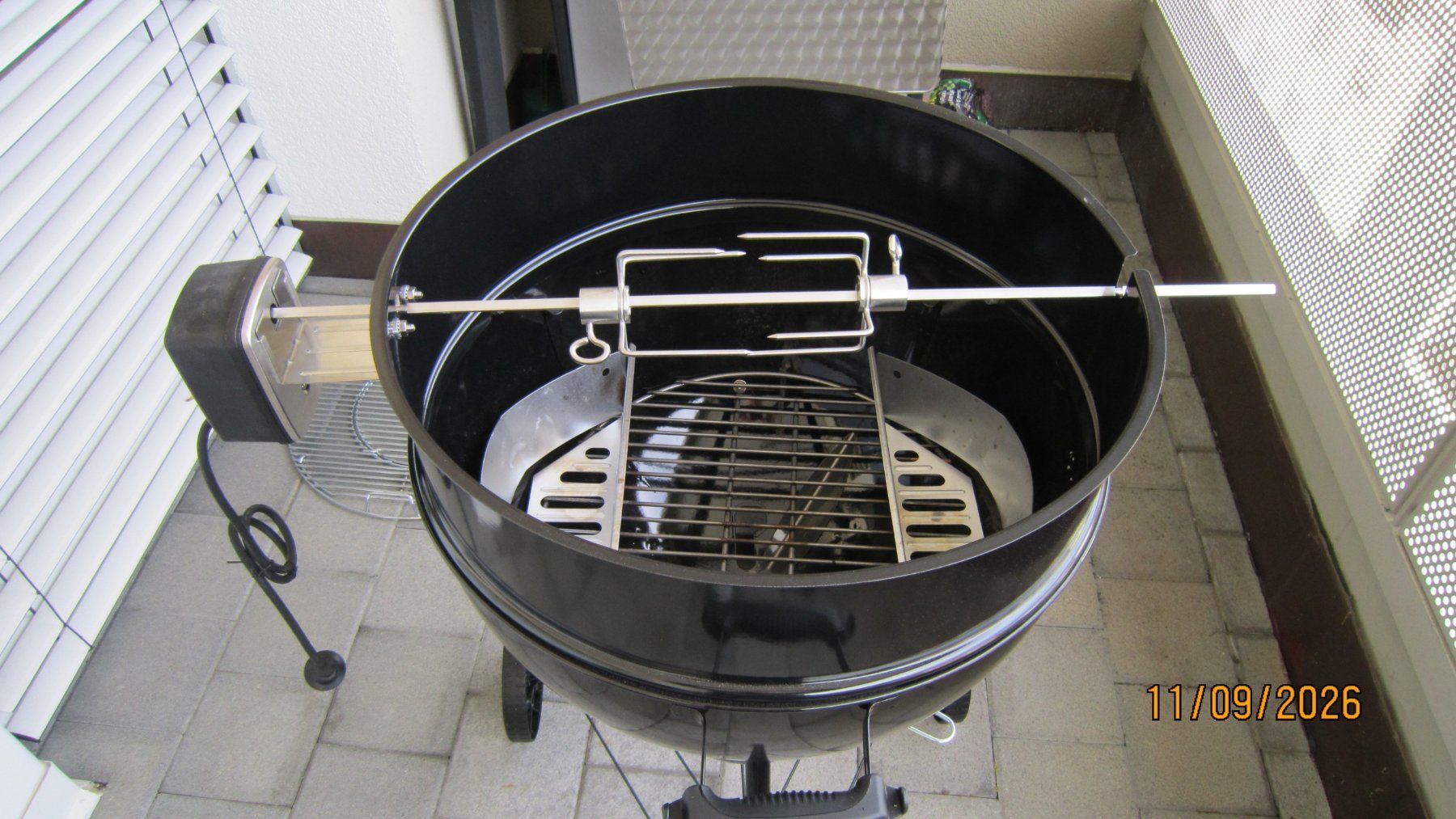 Weber Griglie: Weber Holzkohlegrill – Nuovo (secondo la descrizione) da Nussbaumen AG venduto da Billiboy 3