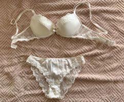 LUXUS-BH-SET SEIDE/SPITZEN VON LISE CHARMEL