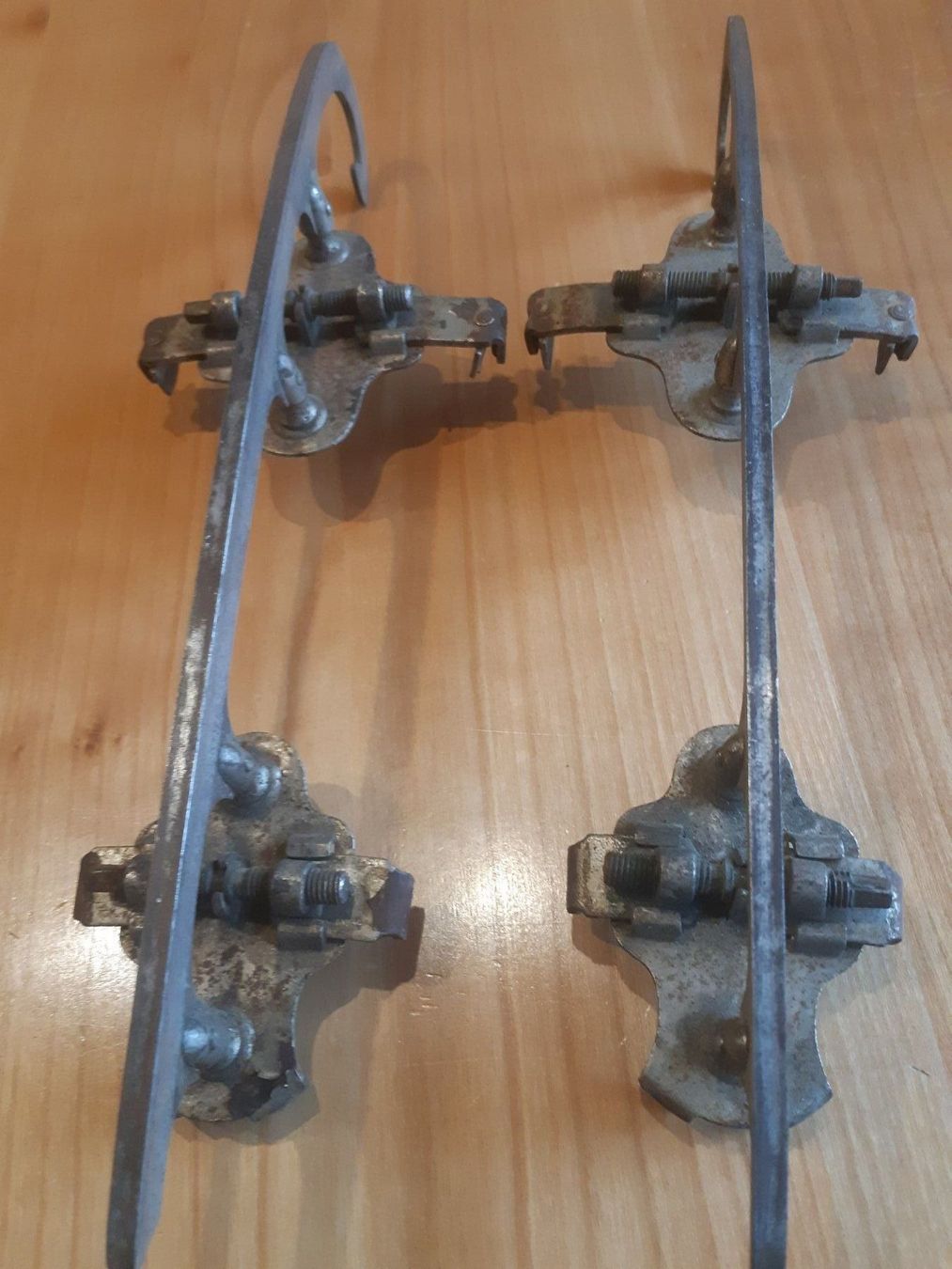 Schlittschuhe: Antike Schlittschuhe – Gebraucht aus Grindelwald von carro5 7