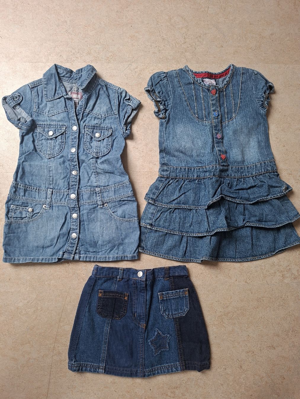 Lotti & Set di vestiti: Jeans Kleider Set, Grösse 92-98, Mädchen – Usato da Klingnau venduto da vollmond36