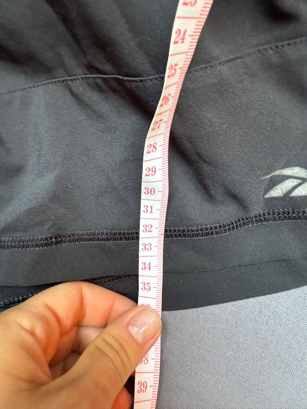 Reebok Pantaloni: Reebok Sport Shorts , Grösse S – Difettoso da Riehen venduto da edu_92w7 1