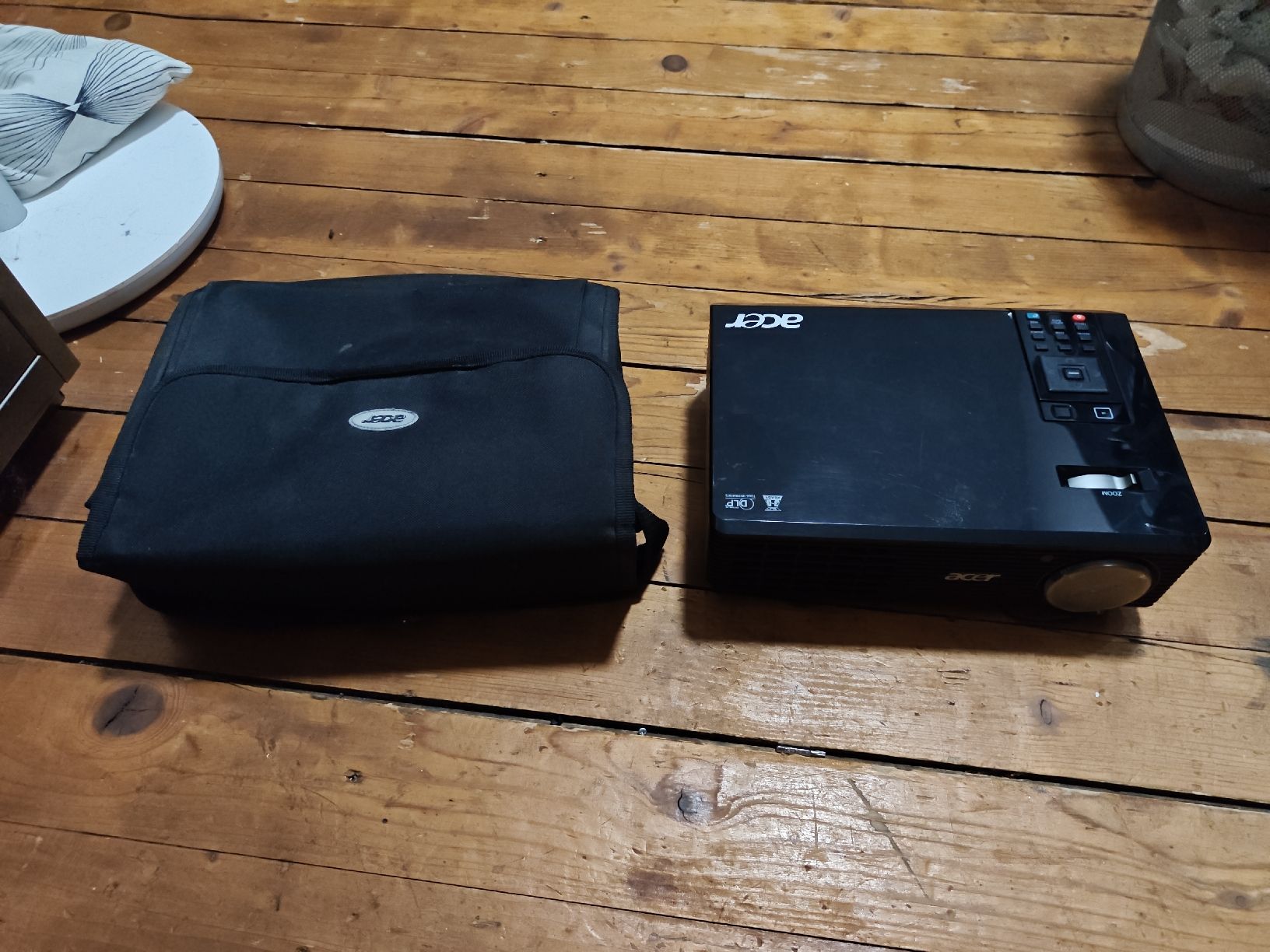 Acer Proiettori: Acer X1161 Projector Defekt – Usato da Münchenstein venduto da s3bas7ian