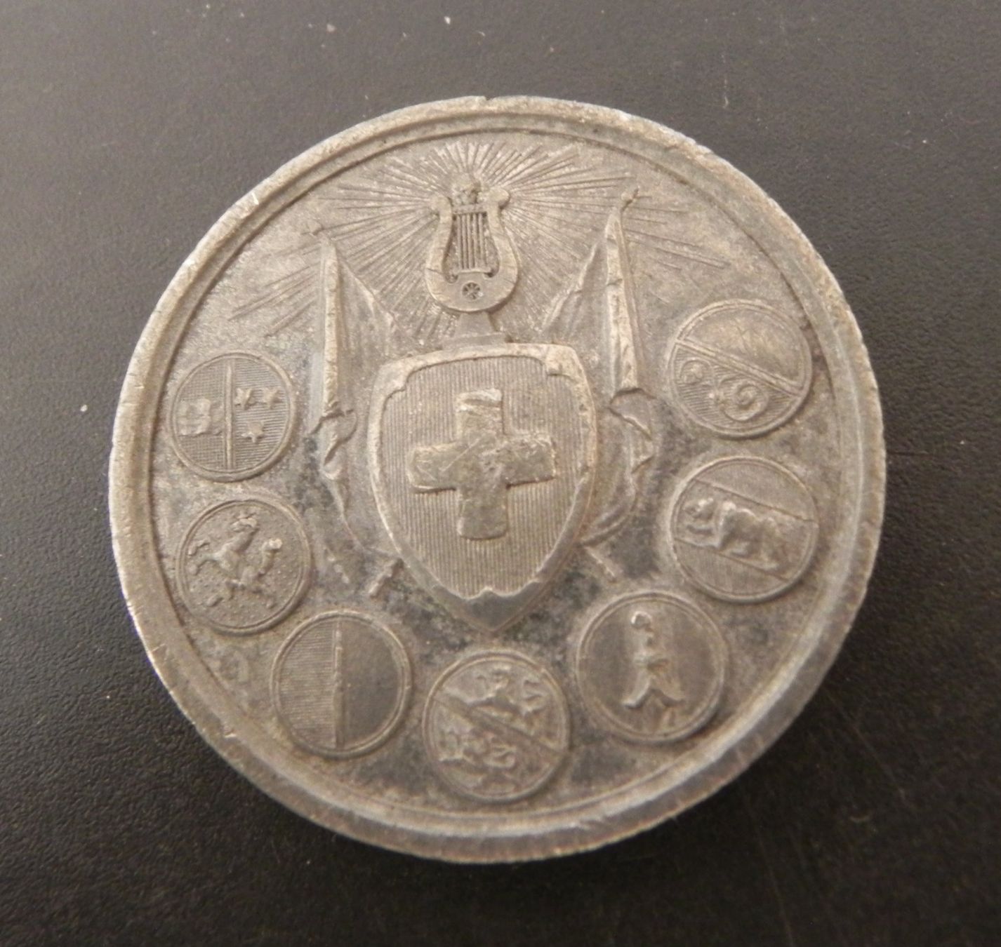 Medaillen: Medaille Eidg. Sängerfest Winterthur 1854 – Gebraucht aus Biel/Bienne von Gogolozi 1