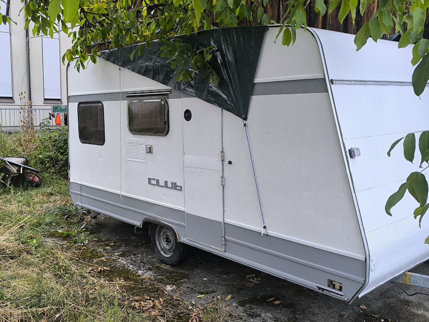 Sonstiges für Firmenanlässe & Parties: Wohnwagen als Verkaufsstand  – Defekt aus Bretzwil von N-Bahner
