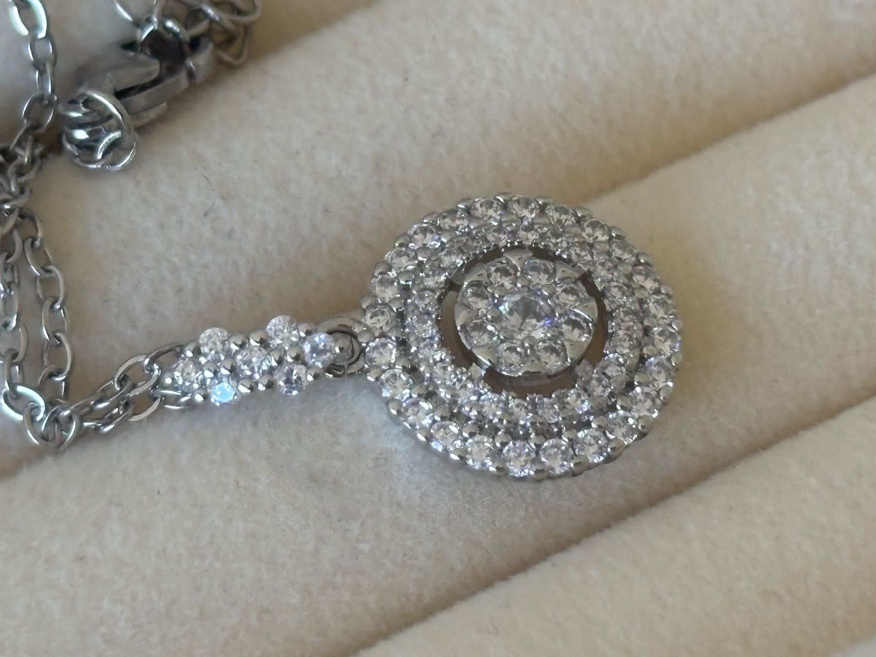 Catenine: Luxus Elegante Kette Farbe :  Silber – Nuovo (secondo la descrizione) da Biel-Bienne venduto da Roserosse13 2