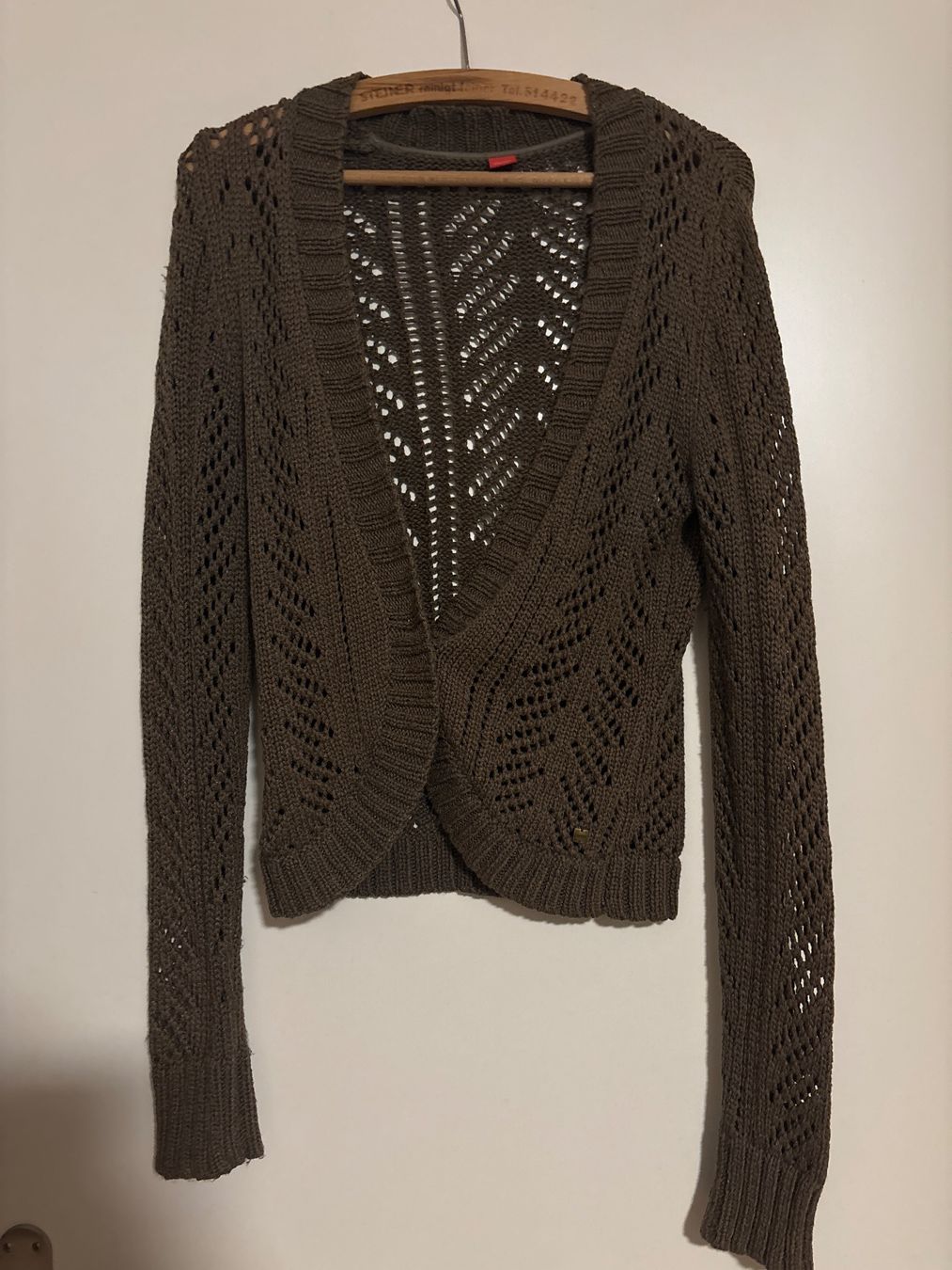 Esprit Giacche: Esprit Strickjacke, leicht, Grösse S, Top Zustand – Usato da Münchenstein venduto da sil_h6c9 1