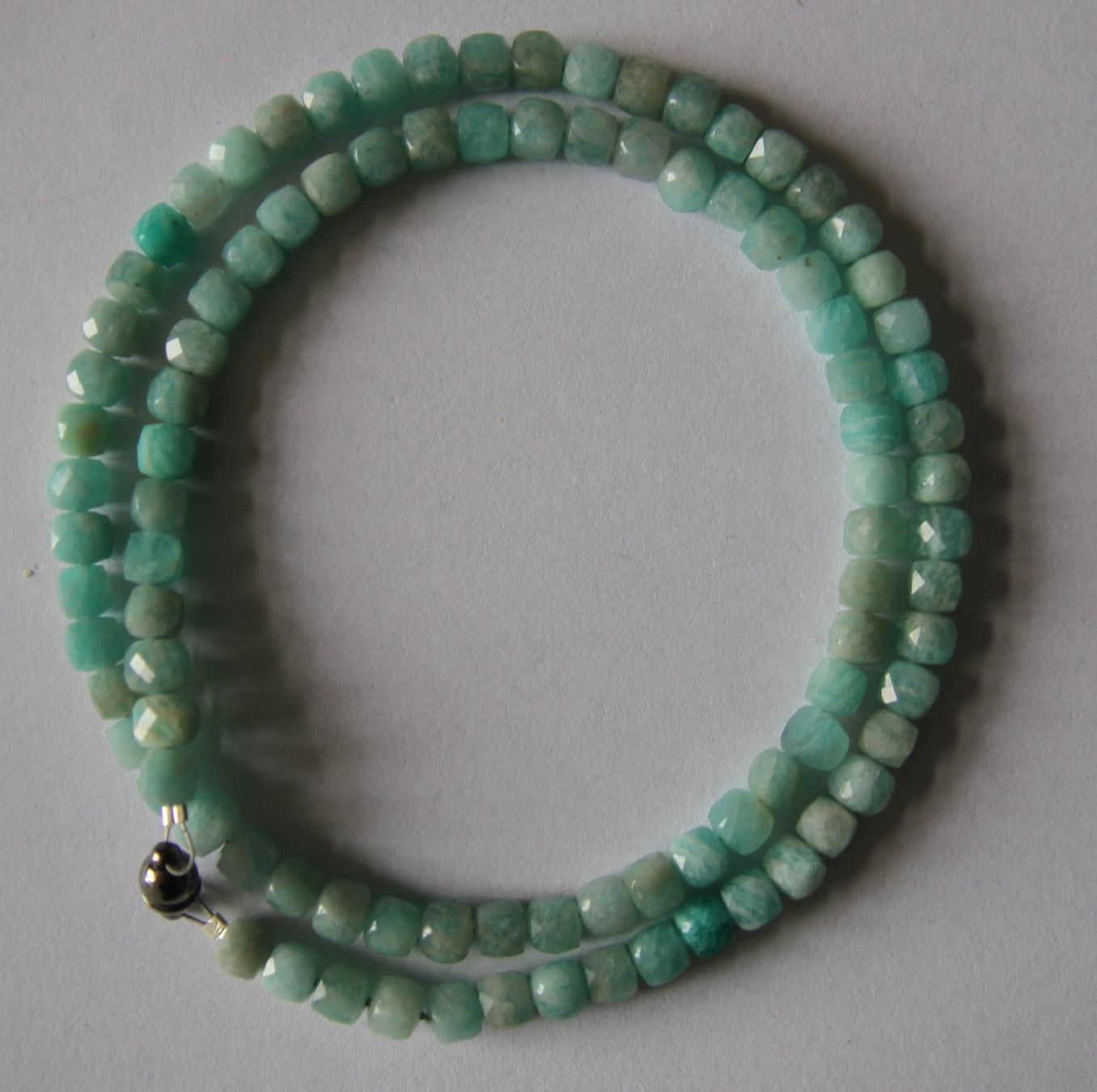 Catenine: NEU: Amazonit Würfel Kette Collier Magnetverschluss – Nuovo (secondo la descrizione) da Matten b. Interl venduto da EdelsteineInterlaken 1