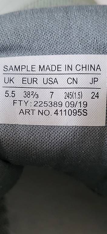 Scarpe da donna: Salomon Gore-Tex Schuhe 38 2/3 – Usato da Zizers venduto da Roosi1 1