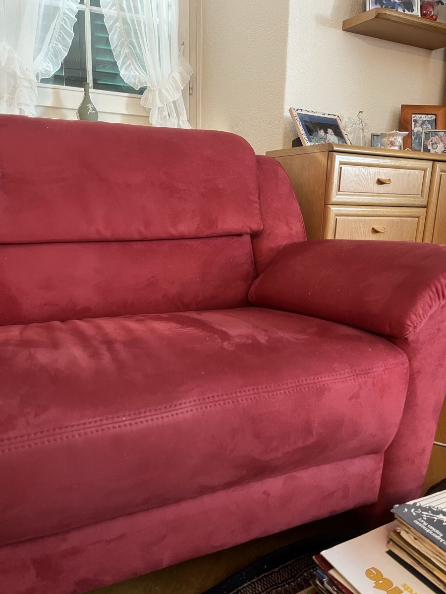 Divani: Sofa roter Bezug gebrauchter Zustand stabil – Usato da Zufikon venduto da gia_ld5b 4