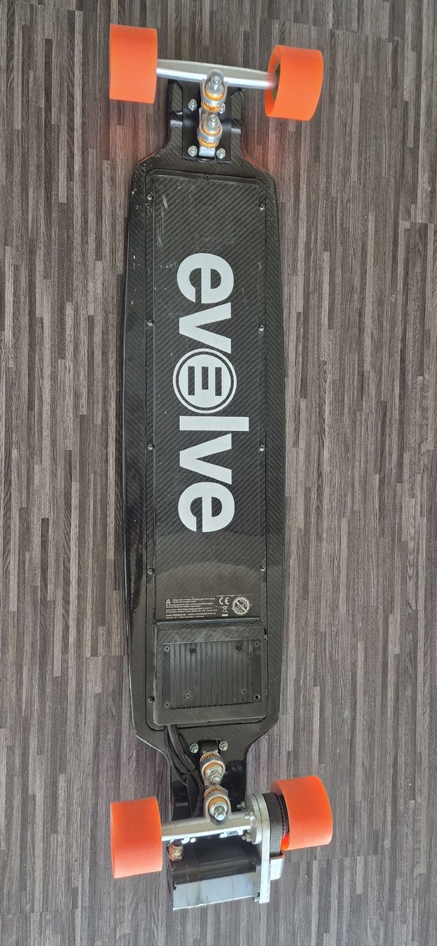 Skateboards: Elektro Longboard Evolve Carbon mit Ladegerät gebraucht – D'occasion à Matten b. Interl par Stuembert 2