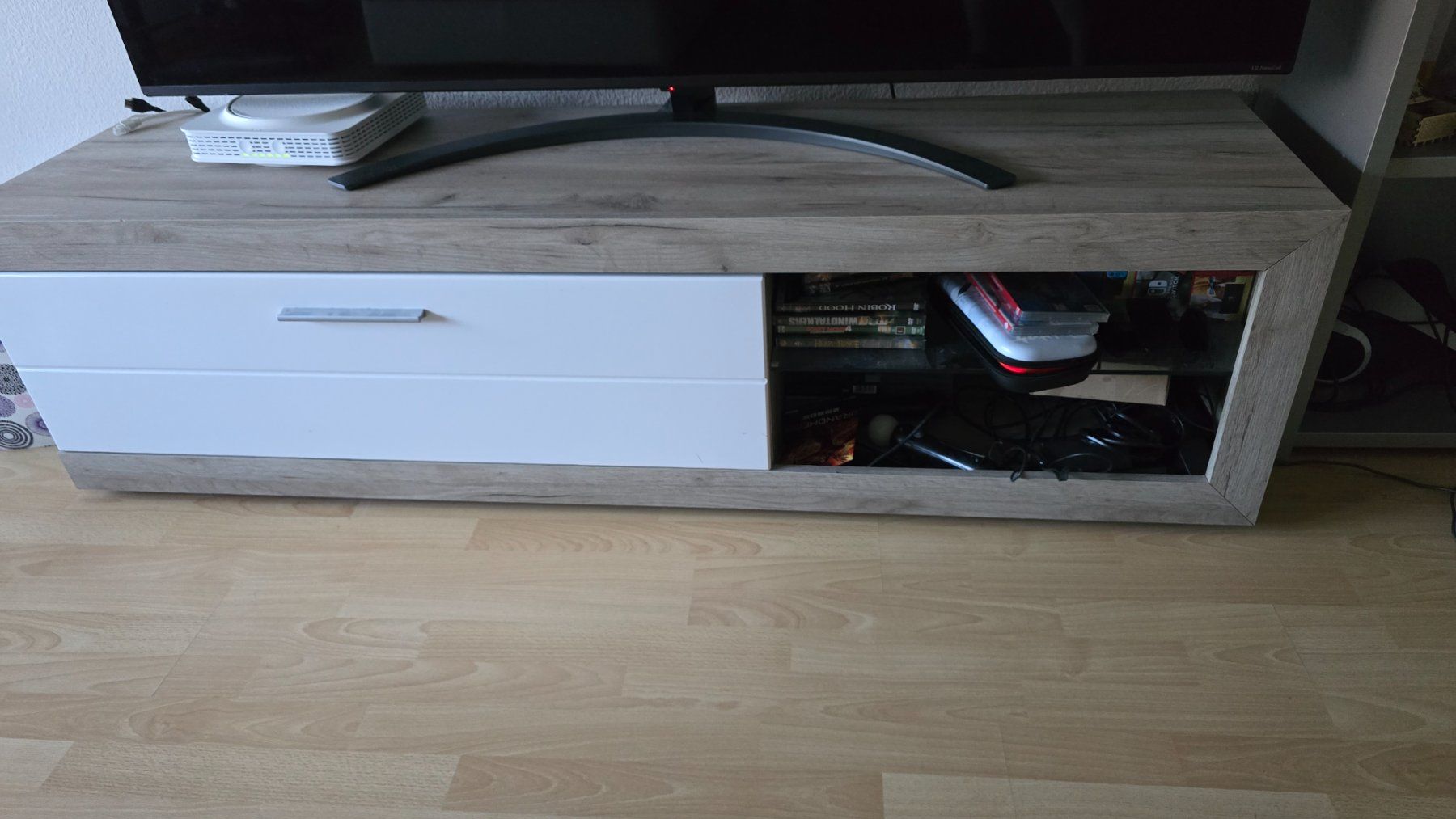 Conforama TV Möbel: Sideboard / Fernsehemöbel – Gebraucht aus Winterthur von mat_q6yk