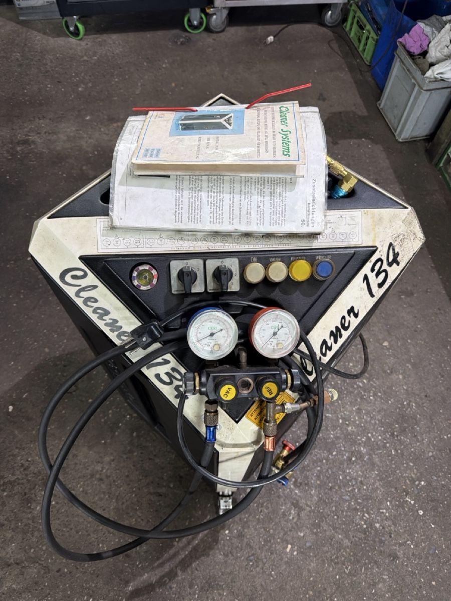 Klimageräte: Klimaservicegerät R134a – Gebraucht aus Malters von TeslaModelY 3