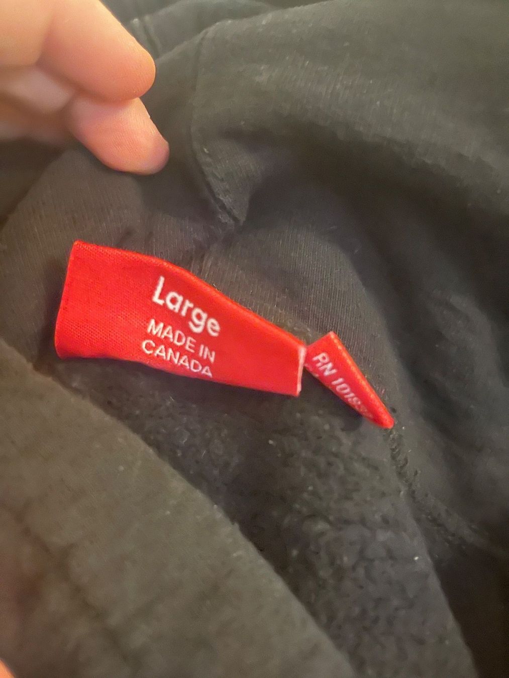 Pullover & Sweatshirts: Supreme Hoodie – Gebraucht aus Bissone von mat_7bb8 1