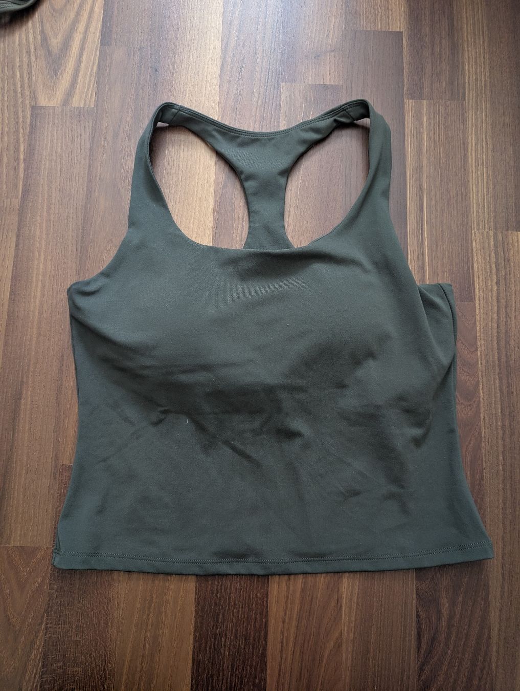 H&M Top: H&M Move SoftMove Sporttop Gr. L Khaki – Nuovo (secondo la descrizione) da Lufingen venduto da Kappi90