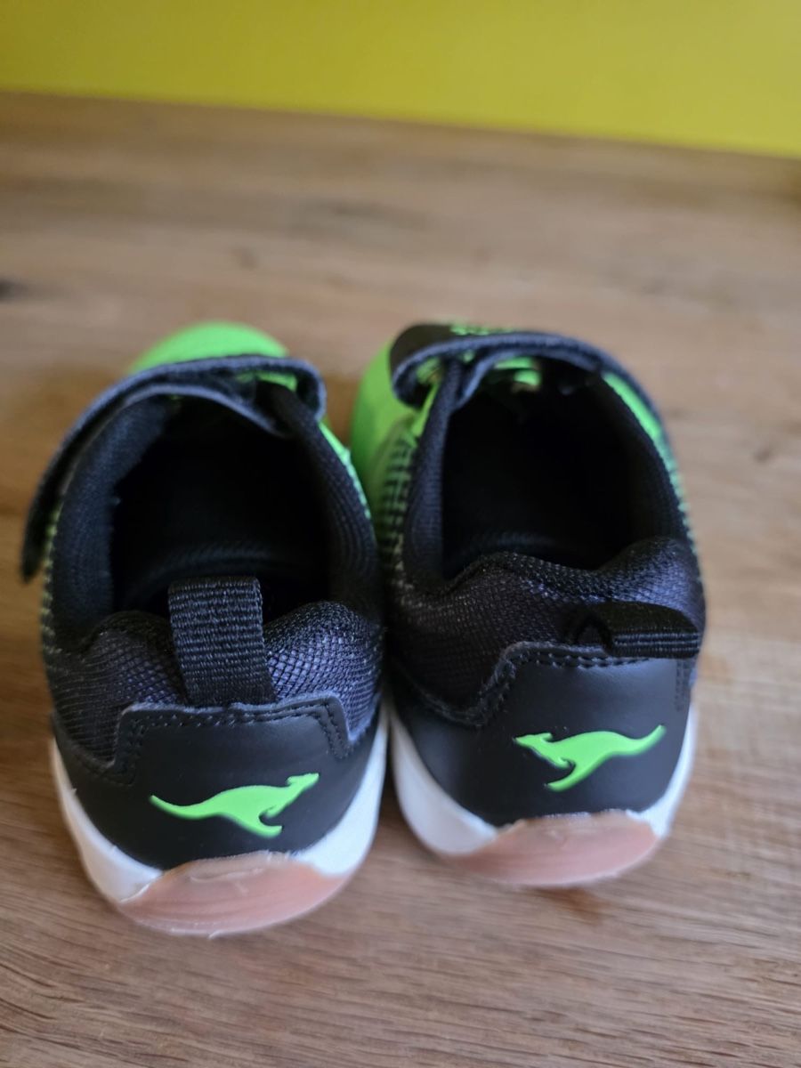 Scarpe per ragazzi: Hallenschuhe Gr. 27 – Usato da Bonstetten venduto da Visor9 4