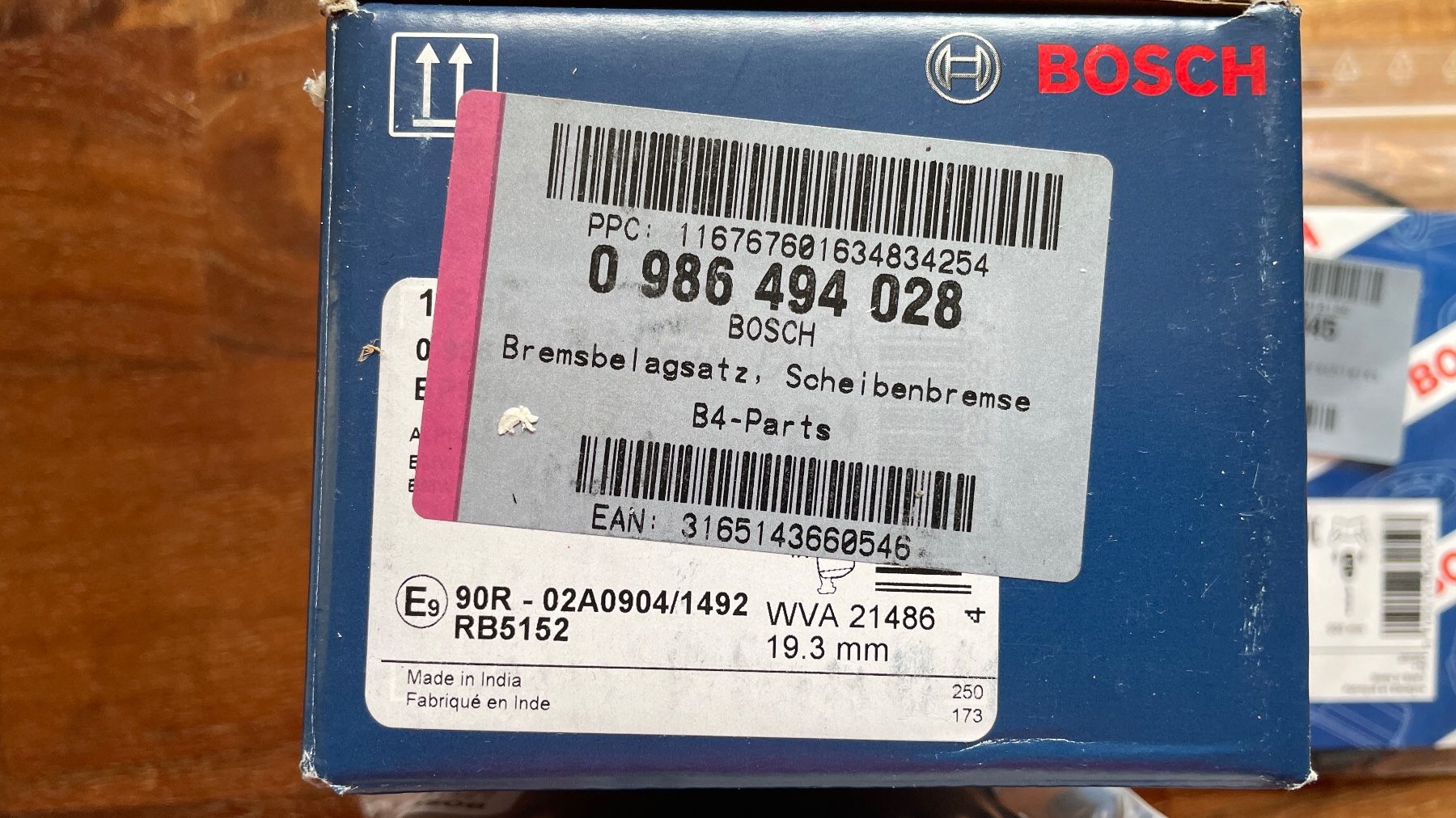 Bosch Tutti pezzi di ricambio auto: BMW X5 E53 BOSCH Bremsbelagsatz, Scheibenbremse & sensor – Nuovo e nell'imballaggio originale da Zürich venduto da Witikon02 3