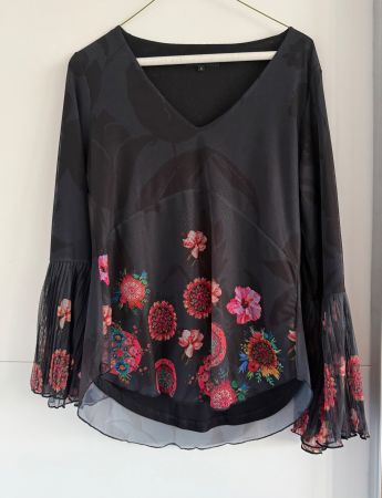SALE: Desigual top, size 36/XS/S, new!