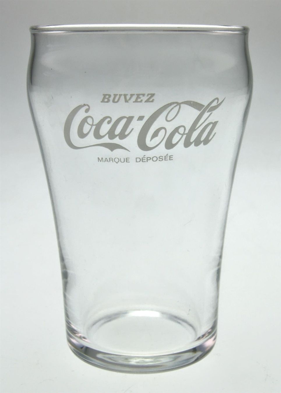 Coca-Cola Gläser: Coca Cola BUVEZ kleines altes 2 dl Glas – Gebraucht aus Schmitten FR von fliessigs_Biendli
