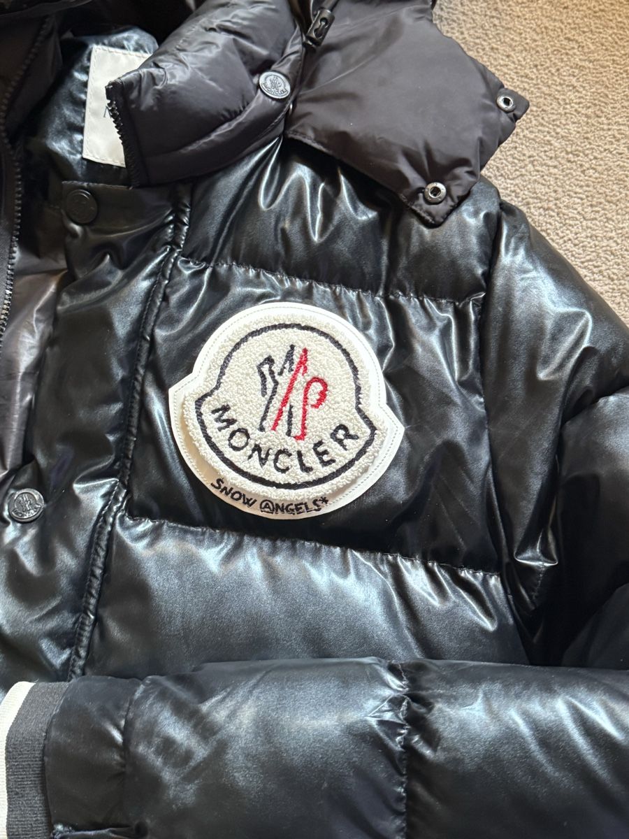 Moncler Giacche: Moncler Snow Angels  – Usato da Grund b. Gstaad venduto da ReLuxe 1