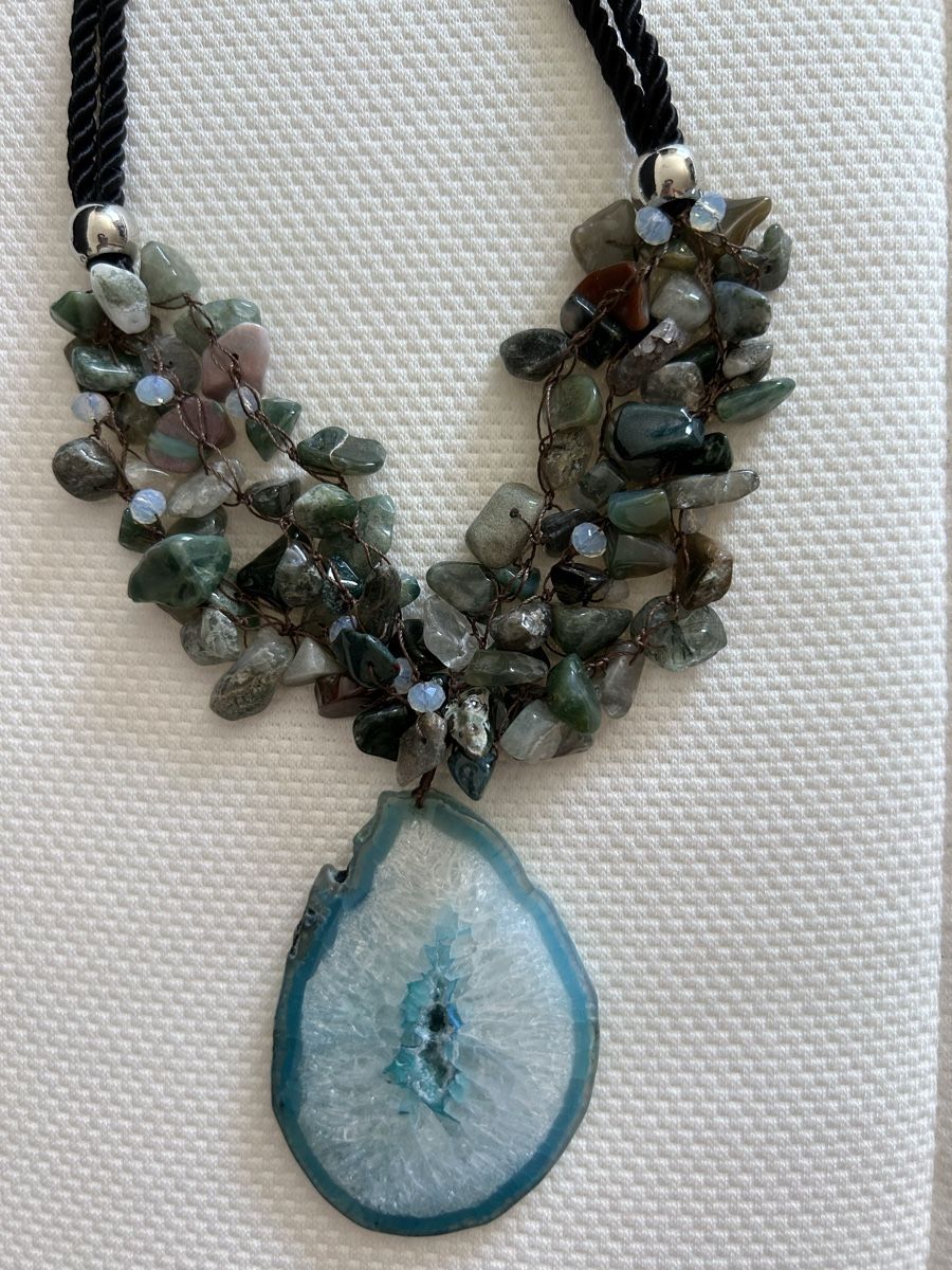 Catenine: Blue Agate Slice & Stone Necklace – Nuovo (secondo la descrizione) da Biel/Bienne venduto da zit_v5yc